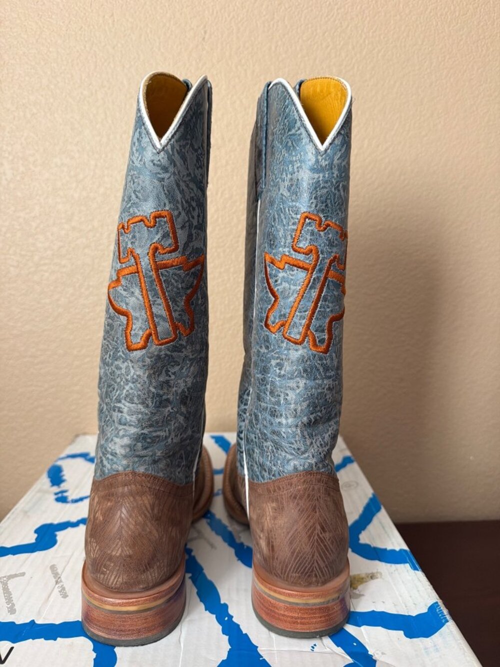 Tin Haul Boots Don't Ruffle My Feathers Angel Wing Women's Siz 6.5 Used w/Box - Picture 5 of 16